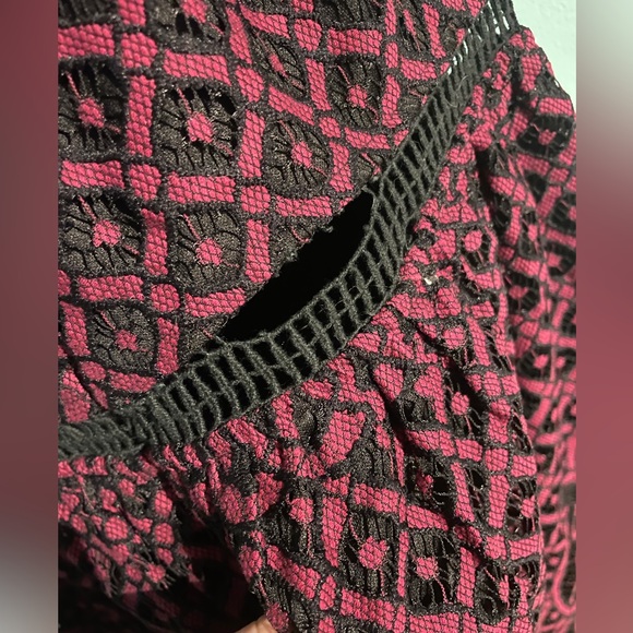 Cute red lace dress! - Picture 4 of 9